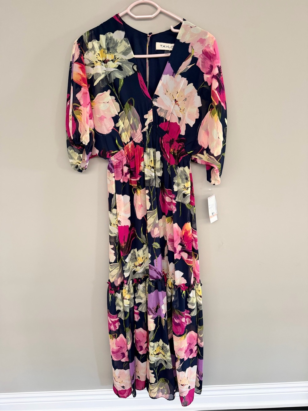 Taylor Navy Floral Maxi Dress with Pink and Cream Blooms Size 2 BNWT FITS BIGGER